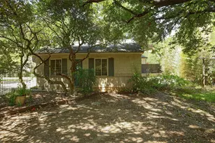 8910 Guernsey Ln, Dallas, TX 75220 - Photo 30