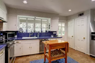 8910 Guernsey Ln, Dallas, TX 75220 - Photo 8