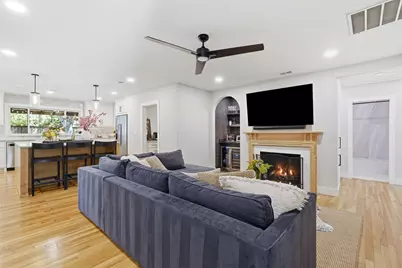 6424 Curzon Avenue, Fort Worth, TX 76116 - Photo 2