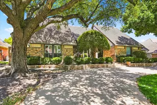 923 Wellington Dr, Duncanville, TX 75137 - Photo 6