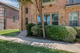 2536 Sarah Ln, Lewisville, TX 75056 - Photo 2