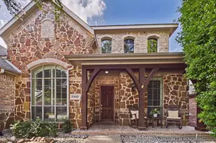 6400 Castle Rock Cir, McKinney, TX 75071 - Photo 2