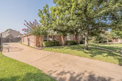 8152 Vine Wood Drive, North Richland Hills, TX 76182 - Photo 2