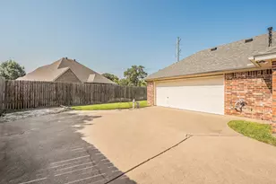 8152 Vine Wood Dr, North Richland Hills, TX 76182 - Photo 38