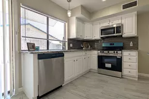 2916 Woodbridge Dr, Bedford, TX 76021 - Photo 8