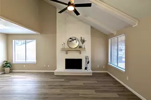 2916 Woodbridge Dr, Bedford, TX 76021 - Photo 2