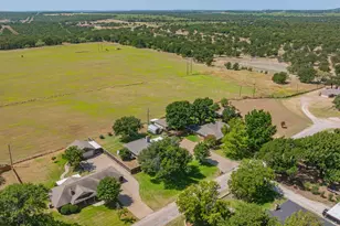 136 Chaparral Dr, Graham, TX 76450 - Photo 36