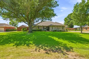 136 Chaparral Dr, Graham, TX 76450 - Photo 32