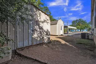 2453 S Valley Ridge Dr, Granbury, TX 76048 - Photo 28