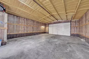 2453 S Valley Ridge Dr, Granbury, TX 76048 - Photo 28