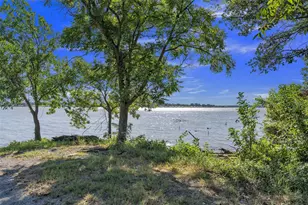 2453 S Valley Ridge Dr, Granbury, TX 76048 - Photo 2