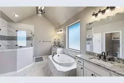 3709 Tremont Lane, Granbury, TX 76049 - Photo 18