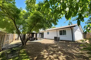 4142 Victoria St, Irving, TX 75062 - Photo 22