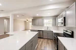 4142 Victoria St, Irving, TX 75062 - Photo 10