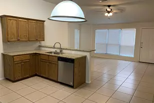 1021 Olivewood Ln, Fort Worth, TX 76140 - Photo 4
