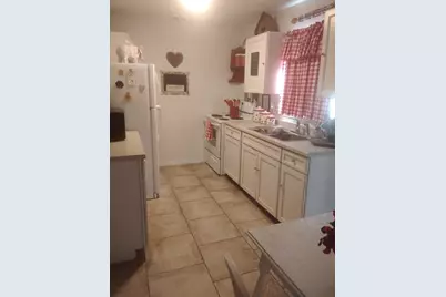605 N 3rd Street, Ballinger, TX 76821 - Photo 6