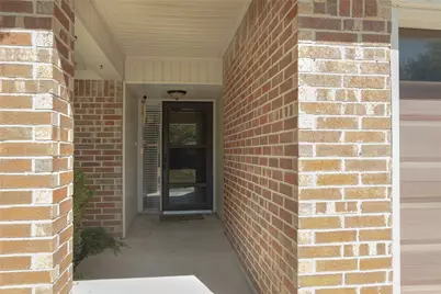 4915 S Prairieview Court, Arlington, TX 76017 - Photo 2