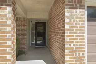 4915 S Prairieview Ct, Arlington, TX 76017 - Photo 2