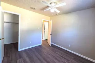 4915 S Prairieview Ct, Arlington, TX 76017 - Photo 12
