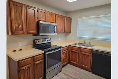4915 S Prairieview Court, Arlington, TX 76017 - Photo 8