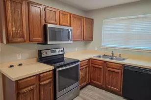 4915 S Prairieview Ct, Arlington, TX 76017 - Photo 8