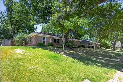 1450 Juniper Lane, Lewisville, TX 75077 - Photo 4