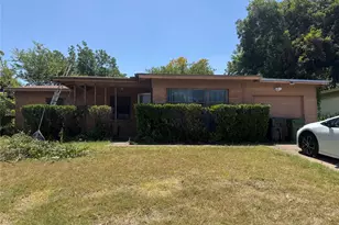 2204 Cloverdale St, Arlington, TX 76010 - Photo 1