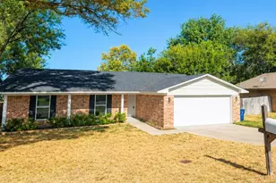 102 S Sendero Dr, Decatur, TX 76234 - Photo 2