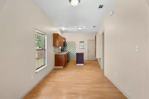 1235 E Leuda St, Fort Worth, TX 76104 - Photo 6