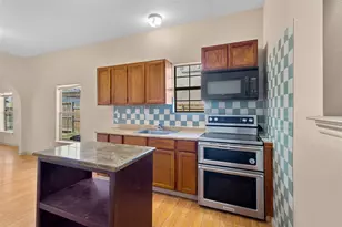 1235 E Leuda St, Fort Worth, TX 76104 - Photo 8