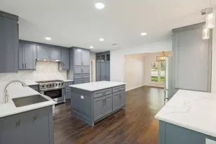 805 Crowley Rd, Arlington, TX 76012 - Photo 2
