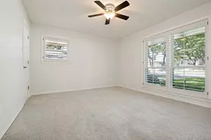 805 Crowley Rd, Arlington, TX 76012 - Photo 16
