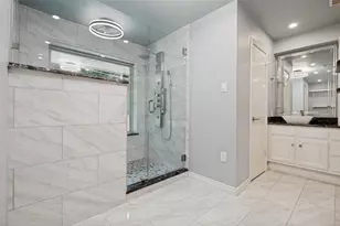 805 Crowley Rd, Arlington, TX 76012 - Photo 14