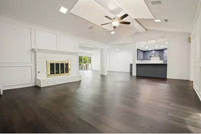 805 Crowley Road, Arlington, TX 76012 - Photo 10