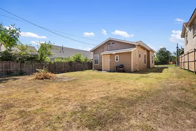 1235 E Leuda Street, Fort Worth, TX 76104 - Photo 8