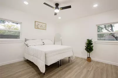 320 SE Gregory Street, Burleson, TX 76028 - Photo 8