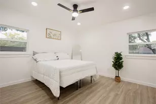 320 SE Gregory St, Burleson, TX 76028 - Photo 8