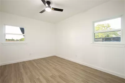320 SE Gregory Street, Burleson, TX 76028 - Photo 10