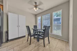 605 E Ross St, Rockwall, TX 75087 - Photo 2