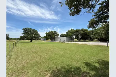 533 Redbird Lane, Bowie, TX 76230 - Photo 2