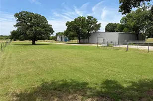 533 Red Bird Ln, Bowie, TX 76230 - Photo 1