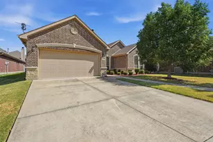 2333 Los Olivos Ln, Fort Worth, TX 76131 - Photo 2