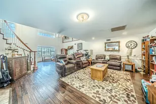 1202 Driftwood Dr, Euless, TX 76040 - Photo 2