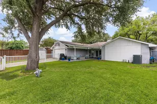 7830 La Sobrina Dr, Dallas, TX 75248 - Photo 22