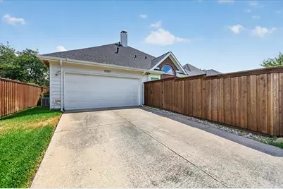 10307 Perkins Drive, Irving, TX 75063 - Photo 32