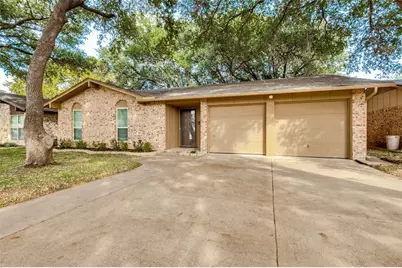 1902 Glenwick Lane, Irving, TX 75060 - Photo 2