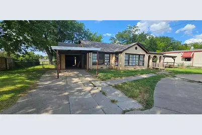 401 E Pine Street, Edgewood, TX 75117 - Photo 2