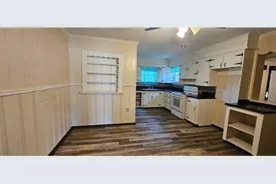 401 E Pine Street, Edgewood, TX 75117 - Photo 8