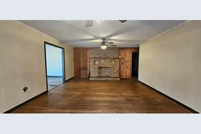 401 E Pine Street, Edgewood, TX 75117 - Photo 4