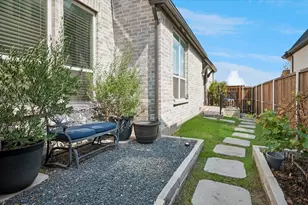 1737 Clem Castle Dr, Carrollton, TX 75010 - Photo 36